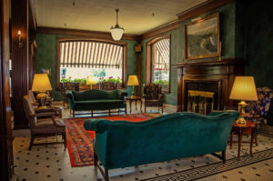 Lobby of the Penn Wells Hotel